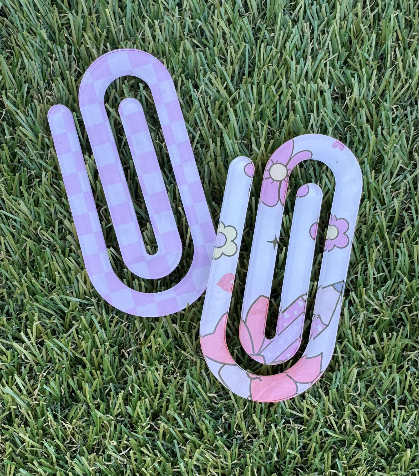 Pinkish Jumbo Paper Clips