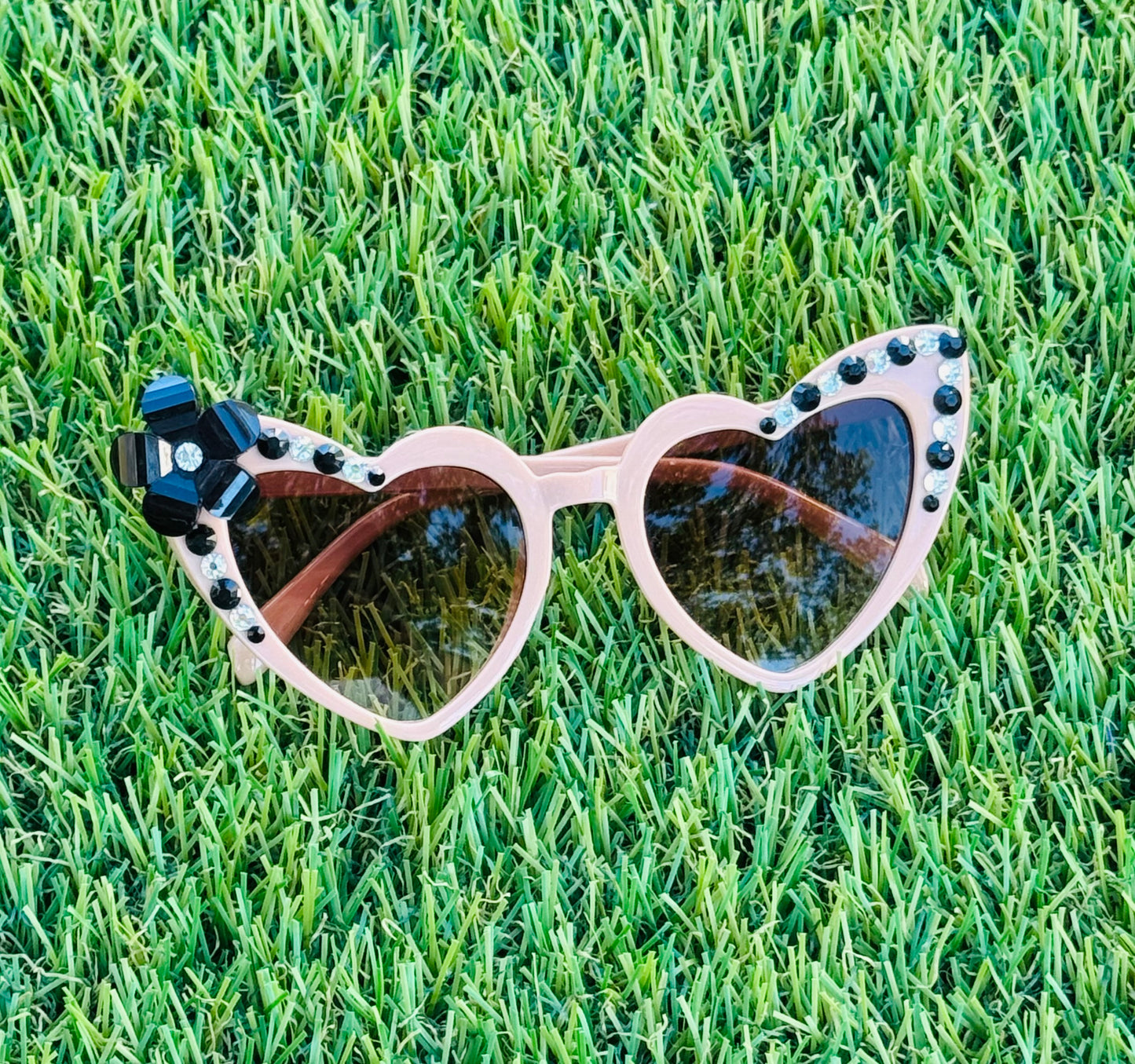 Retro Heart Sunnies