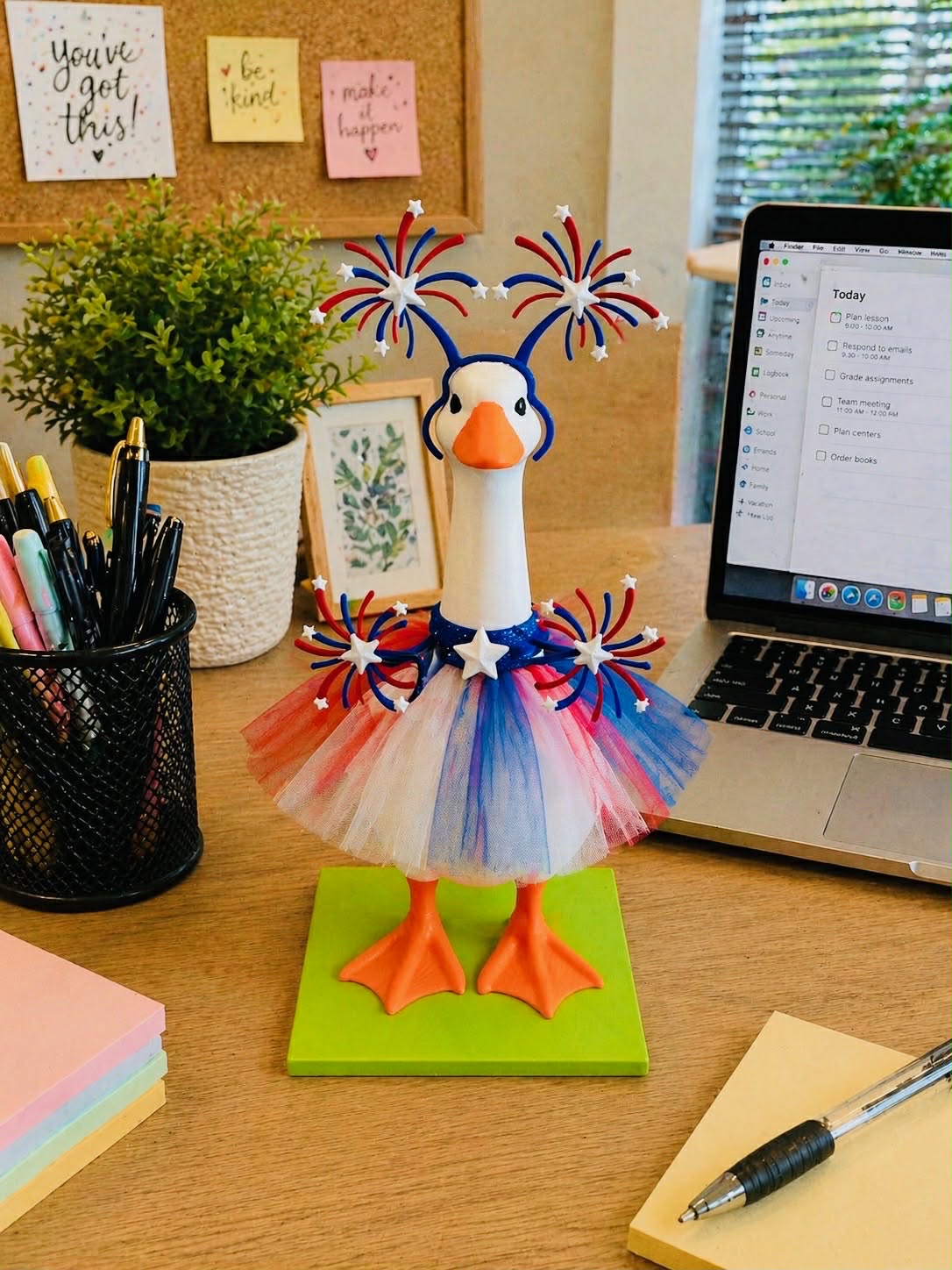 7" Desk Goose